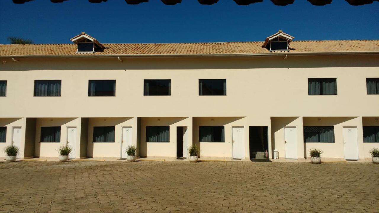 Hotel Santiago Lindoia Bagian luar foto